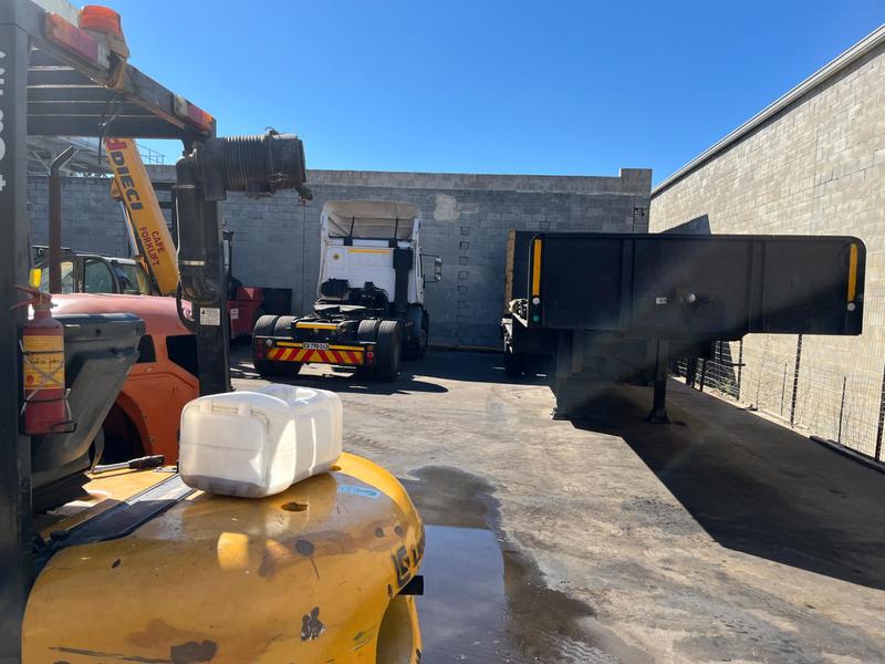To Let Commercial Property for Rent in Montague Gardens Western Cape